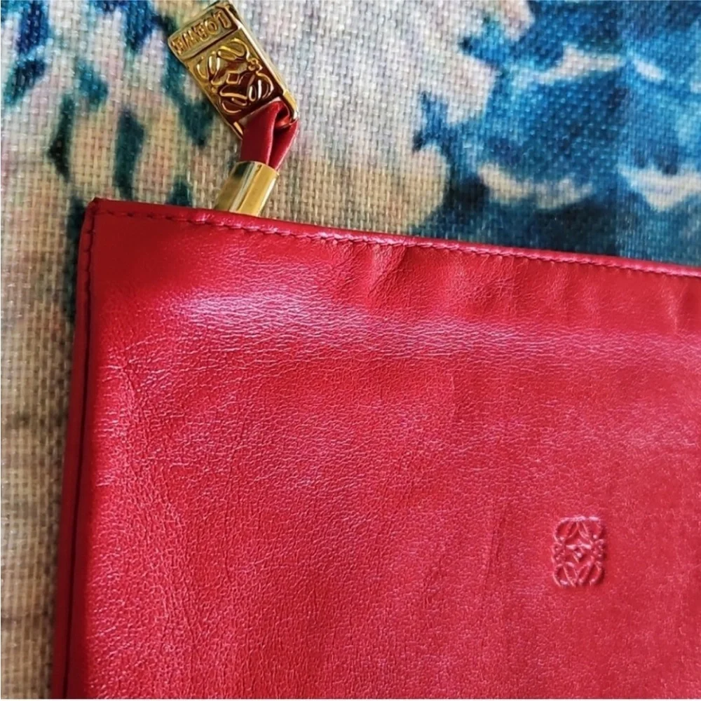 Loewe Anagram Calfskin Leather Pouch With Dusty - Picture 4 of 7